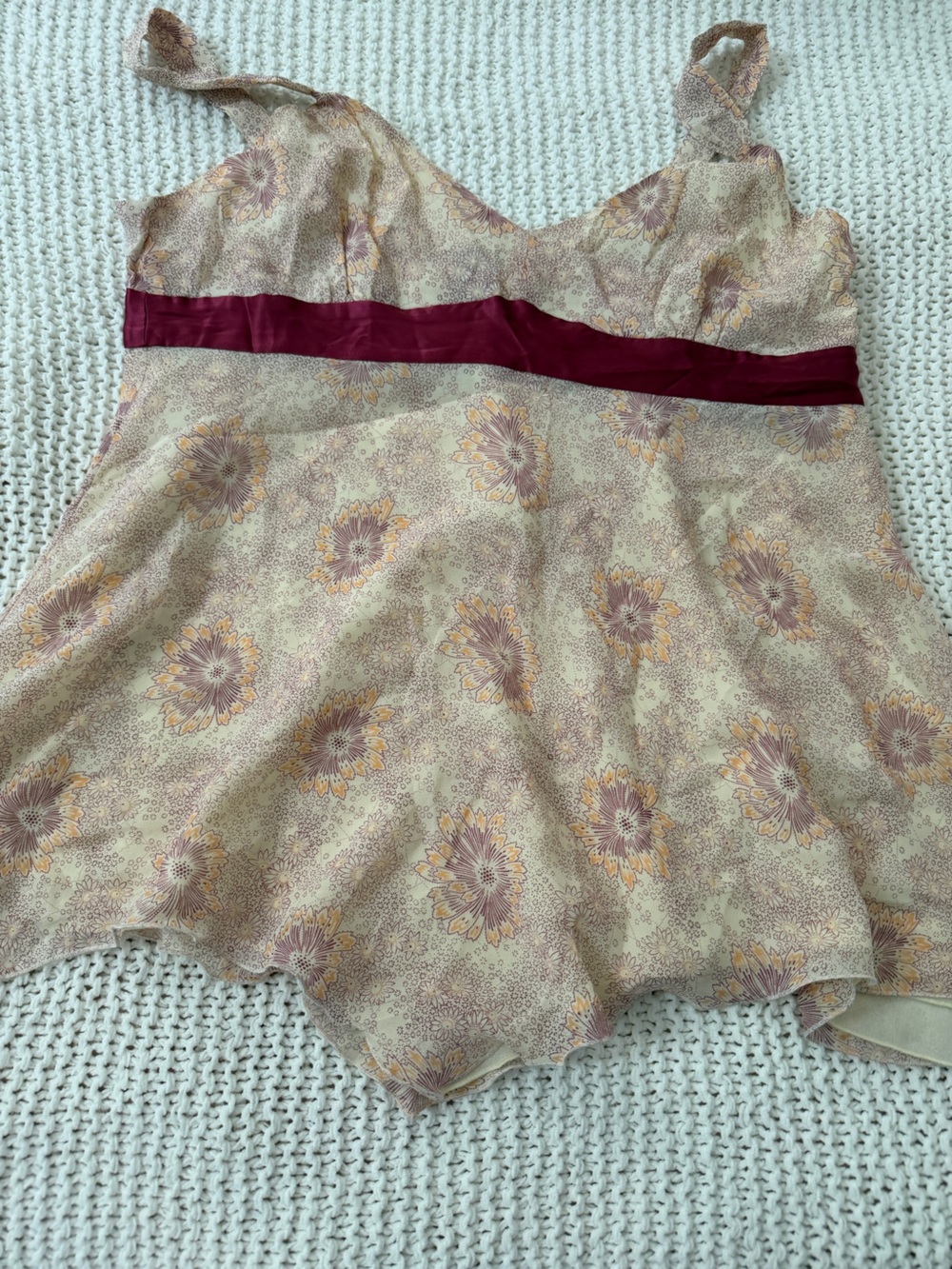 GAP Floral Beige Tank Top with Maroon Band - like new condition